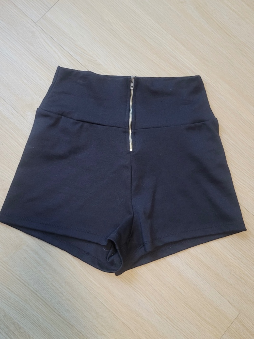 Super high-wasted stretchy black shorts